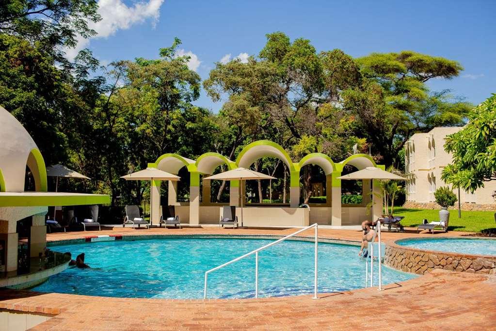 Victoria Falls Rainbow Hotel מראה חיצוני תמונה