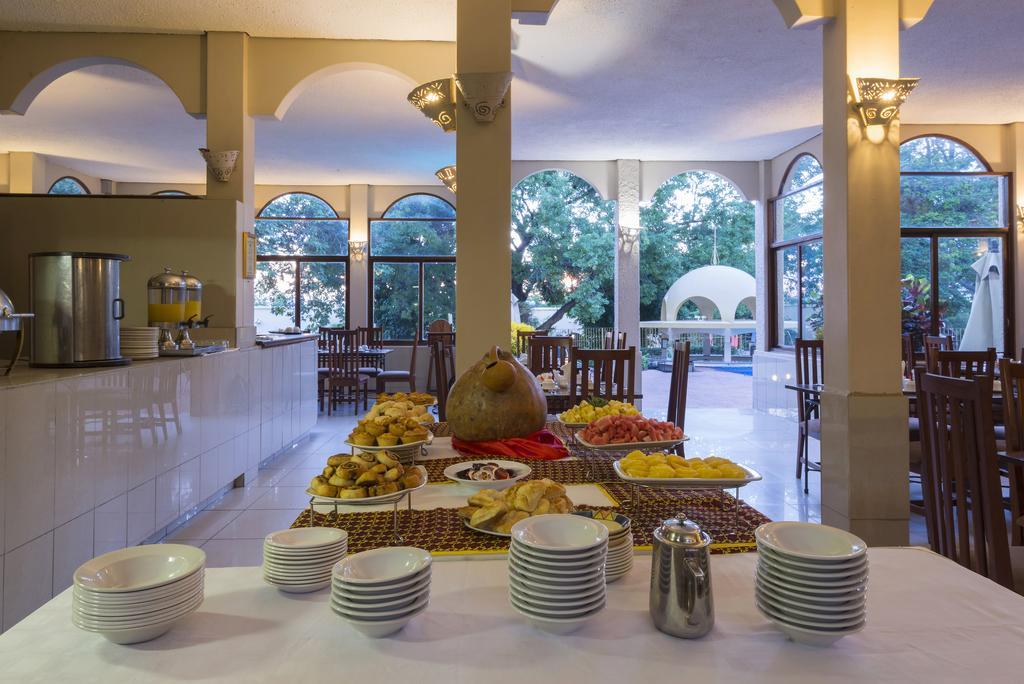 Victoria Falls Rainbow Hotel מראה חיצוני תמונה