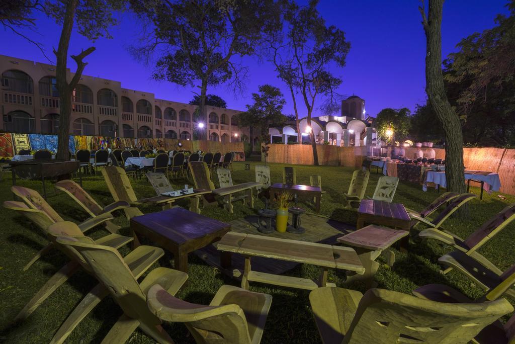 Victoria Falls Rainbow Hotel מראה חיצוני תמונה