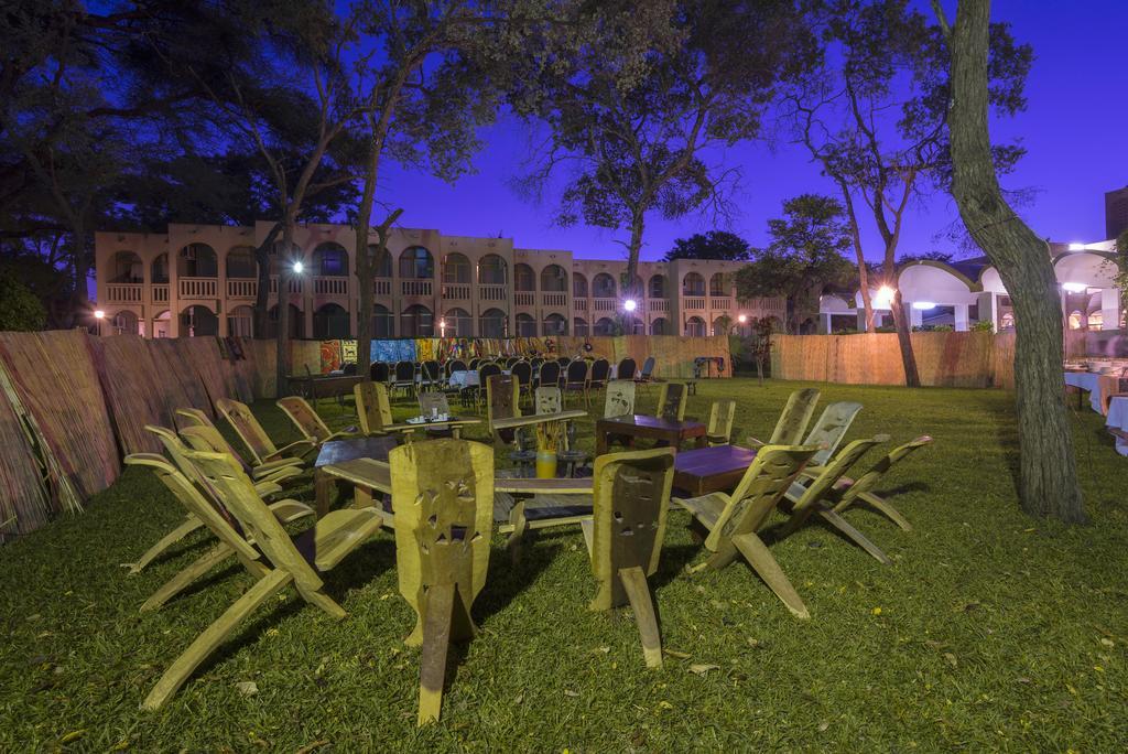 Victoria Falls Rainbow Hotel מראה חיצוני תמונה