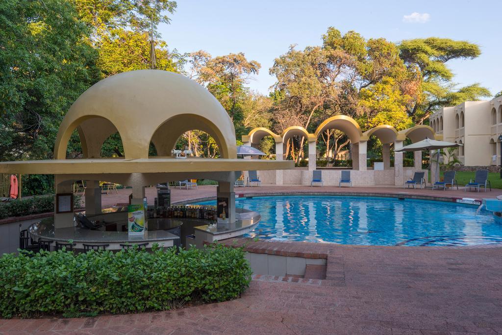 Victoria Falls Rainbow Hotel מראה חיצוני תמונה